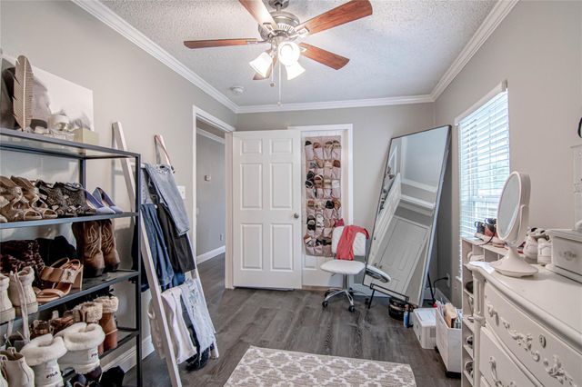 160 Varsity Drive, Huntsville, TX 77340