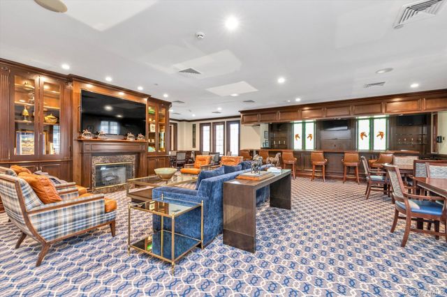 34 Shady Lane, Westbury, NY 11590