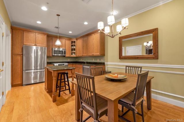 34 Shady Lane, Westbury, NY 11590