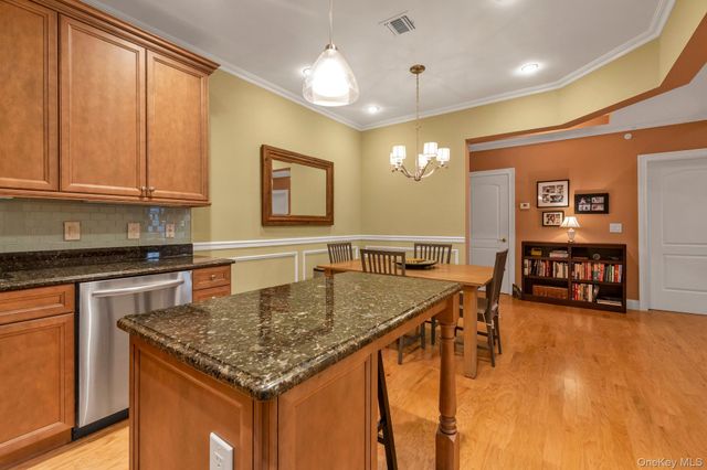 34 Shady Lane, Westbury, NY 11590