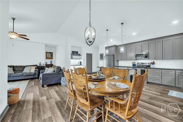 153 N Point Circle, Hartwell, GA 30643