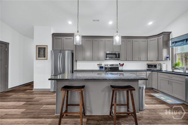 153 N Point Circle, Hartwell, GA 30643