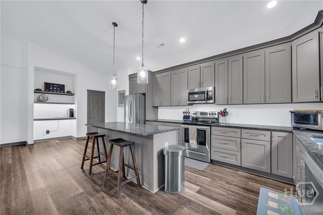 153 N Point Circle, Hartwell, GA 30643