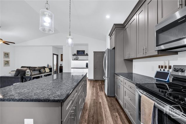 153 N Point Circle, Hartwell, GA 30643