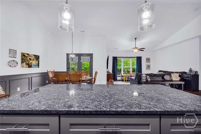 153 N Point Circle, Hartwell, GA 30643