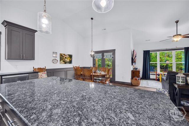 153 N Point Circle, Hartwell, GA 30643