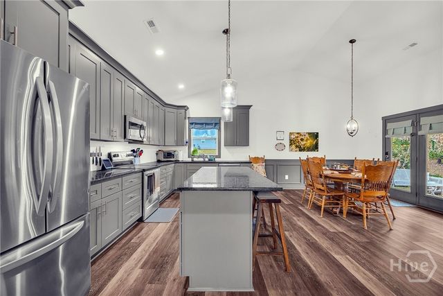 153 N Point Circle, Hartwell, GA 30643