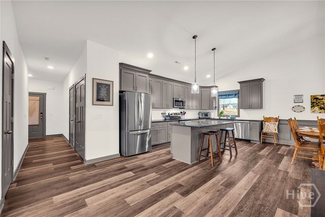 153 N Point Circle, Hartwell, GA 30643