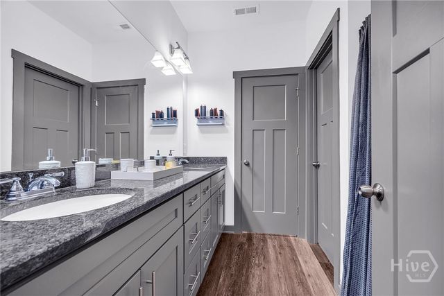 153 N Point Circle, Hartwell, GA 30643