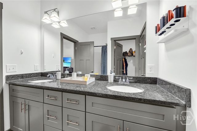 153 N Point Circle, Hartwell, GA 30643