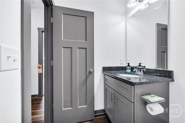 153 N Point Circle, Hartwell, GA 30643