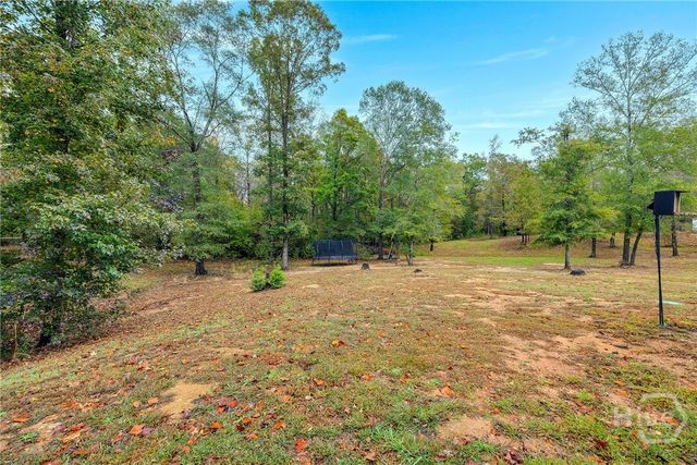 153 N Point Circle, Hartwell, GA 30643
