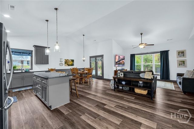 153 N Point Circle, Hartwell, GA 30643