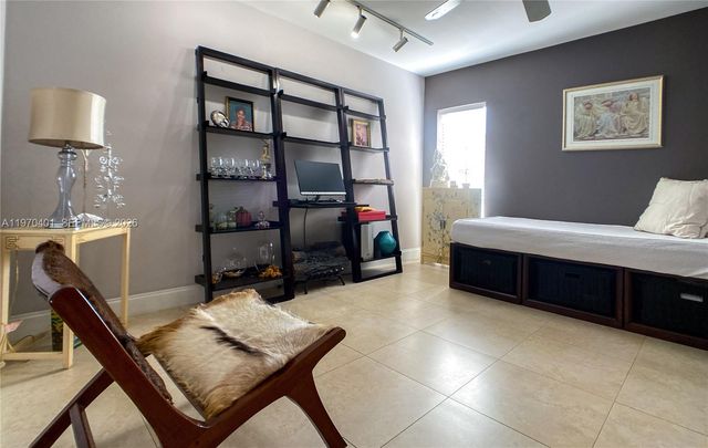 956 Mockingbird Ln 500, Plantation, FL 33324