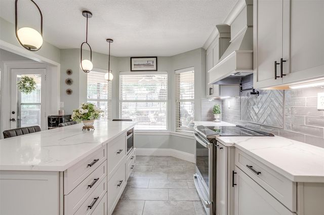 1508 Canyon Creek Drive W, Azle, TX 76020