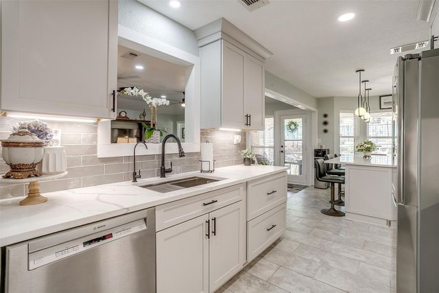 1508 Canyon Creek Drive W, Azle, TX 76020