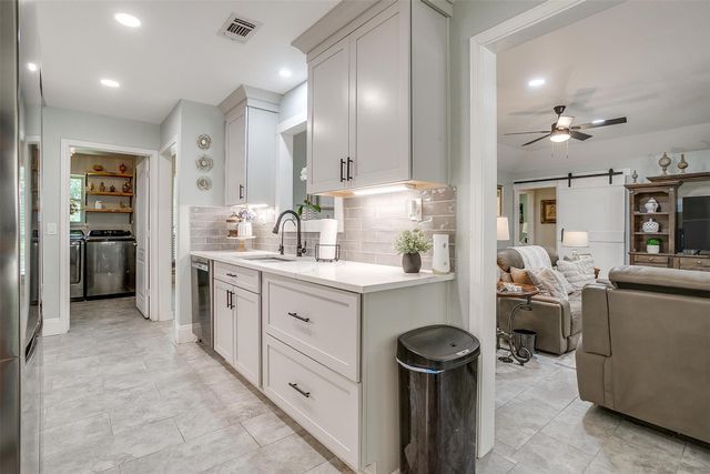 1508 Canyon Creek Drive W, Azle, TX 76020