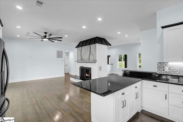 305 Waters Road, Taylors, SC 29687