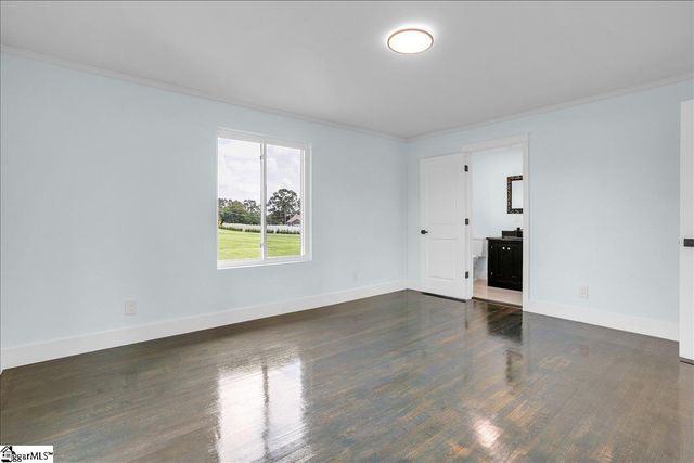 305 Waters Road, Taylors, SC 29687