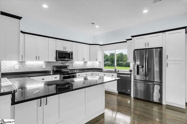 305 Waters Road, Taylors, SC 29687