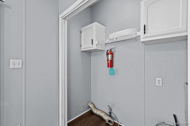 28289 Spruce St., Flat Rock, MI 48134