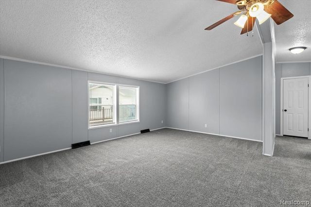 28289 Spruce St., Flat Rock, MI 48134