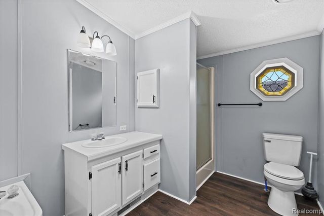 28289 Spruce St., Flat Rock, MI 48134