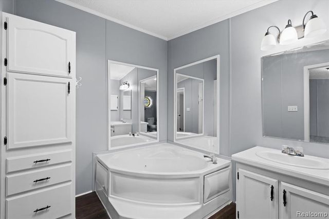 28289 Spruce St., Flat Rock, MI 48134