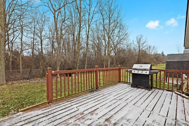 28289 Spruce St., Flat Rock, MI 48134