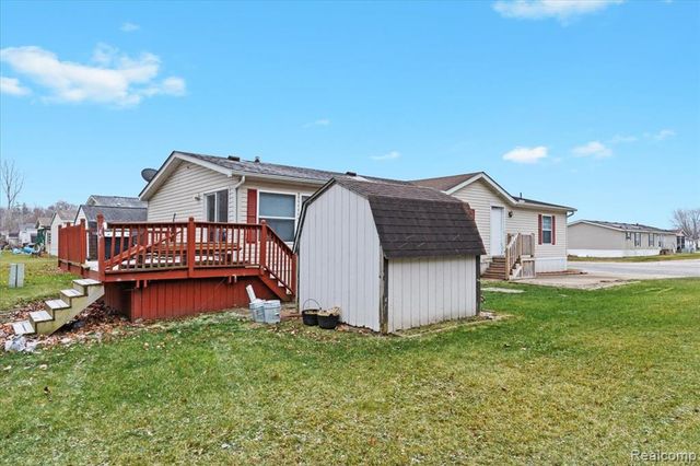 28289 Spruce St., Flat Rock, MI 48134