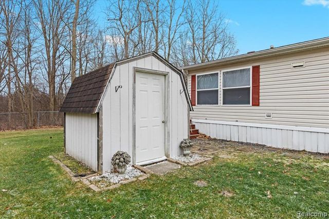 28289 Spruce St., Flat Rock, MI 48134