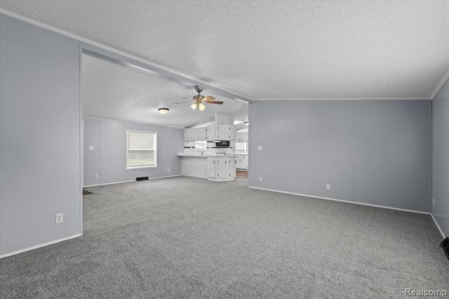 28289 Spruce St., Flat Rock, MI 48134