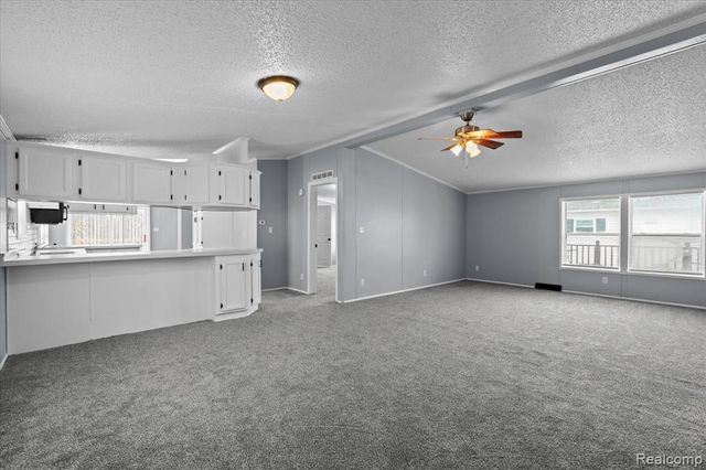 28289 Spruce St., Flat Rock, MI 48134