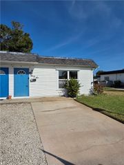 46 Hamlin CT, Lehigh Acres, FL 33936