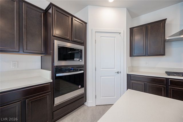 5845 Marigold Sunset Court, Las Vegas, NV 89113