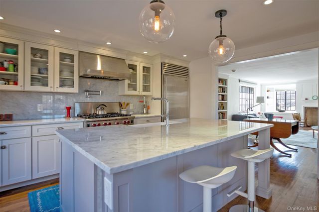 1 W Winding Road, Poughkeepsie, NY 12601