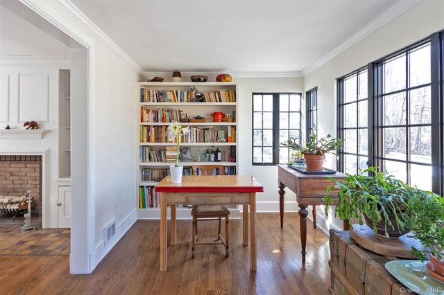 1 W Winding Road, Poughkeepsie, NY 12601