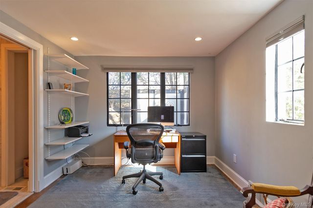 1 W Winding Road, Poughkeepsie, NY 12601