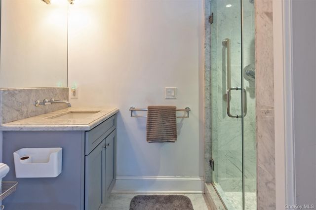 1 W Winding Road, Poughkeepsie, NY 12601