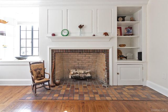 1 W Winding Road, Poughkeepsie, NY 12601