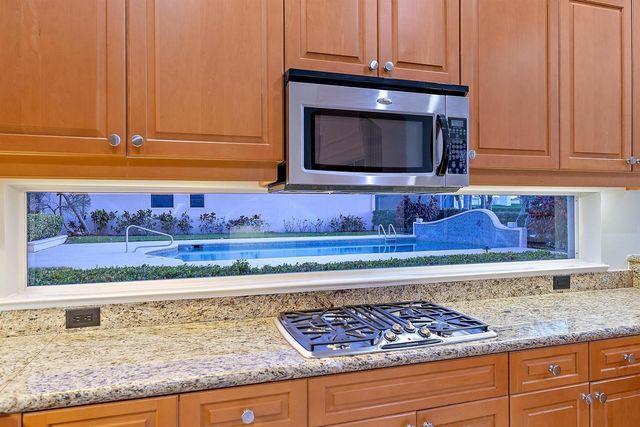 1119 Grand Cay Drive, Palm Beach Gardens, FL 33418