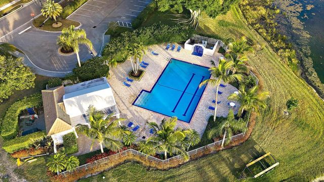 1119 Grand Cay Drive, Palm Beach Gardens, FL 33418