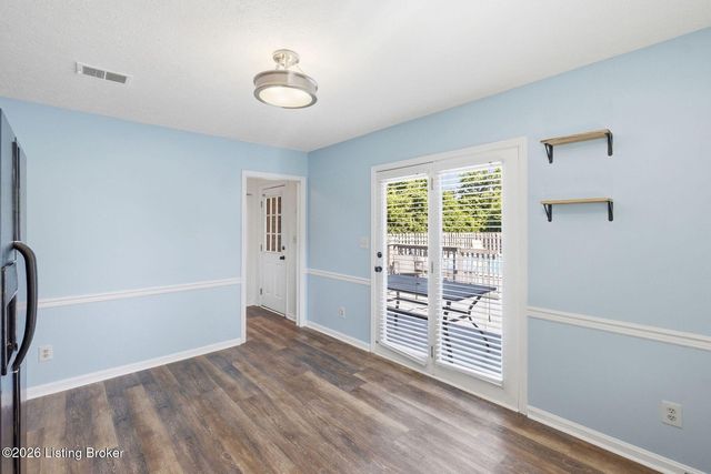 10305 Vantage Rd, Louisville, KY 40299