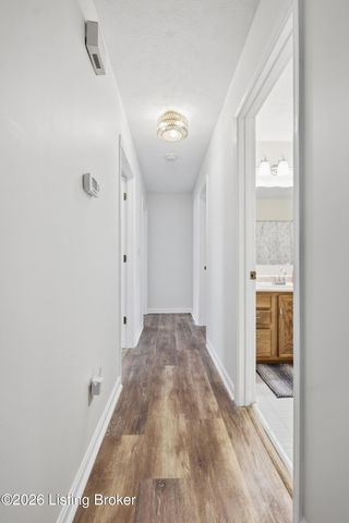 10305 Vantage Rd, Louisville, KY 40299