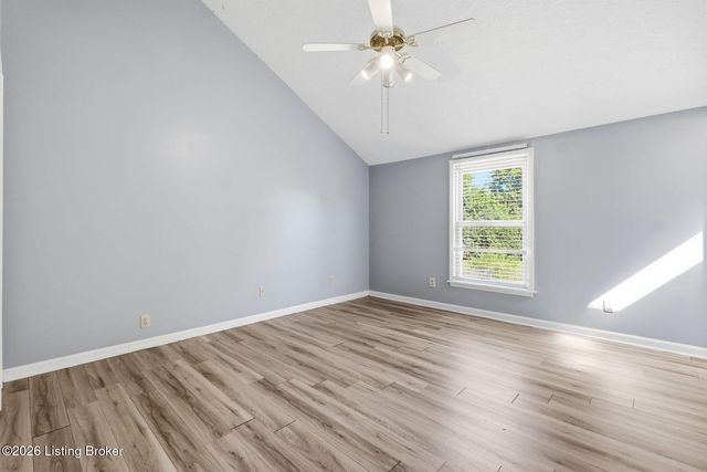 10305 Vantage Rd, Louisville, KY 40299