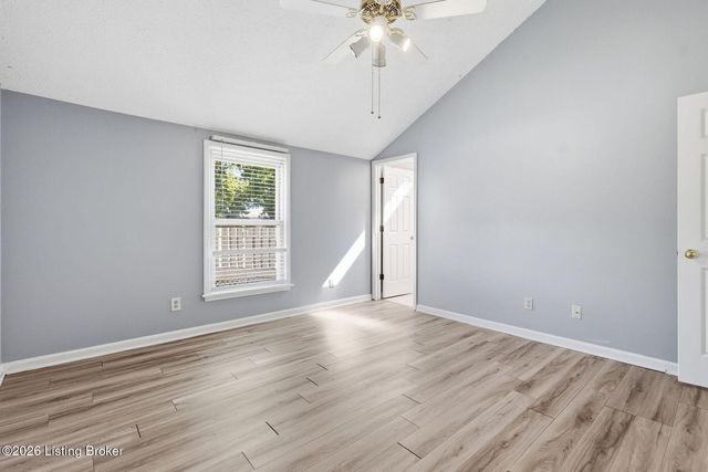 10305 Vantage Rd, Louisville, KY 40299