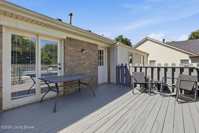 10305 Vantage Rd, Louisville, KY 40299