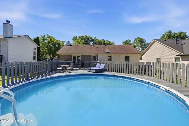 10305 Vantage Rd, Louisville, KY 40299