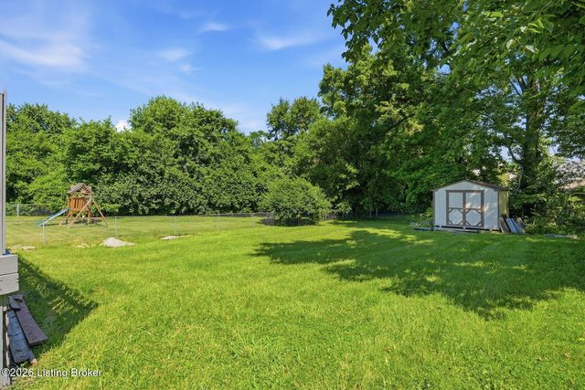 10305 Vantage Rd, Louisville, KY 40299