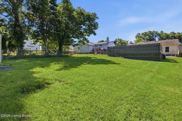 10305 Vantage Rd, Louisville, KY 40299
